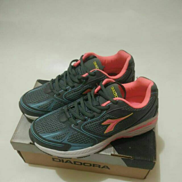 Sepatu Diadora Cornelio Original