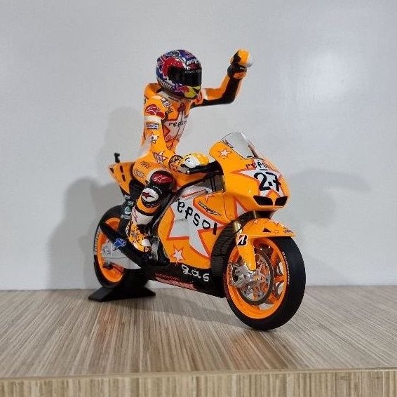 Minichamps honda repsol RC212V. Casey Stoner27. Aragon 2011.