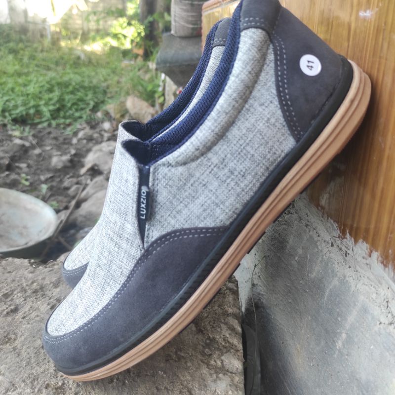 Sepatu Pria Kulit Slip On Kasual Formal Kantoran sol Karet Suede