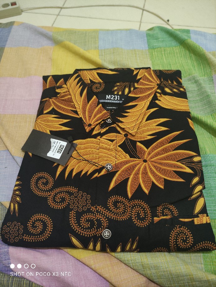 M231 Kemeja Pria Batik Panjang Hitam 1490b