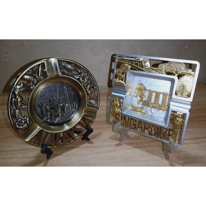 Pajangan asbak singapore