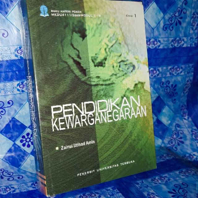 

Pendidikan kewarganegaraan edisi 1.buku asli