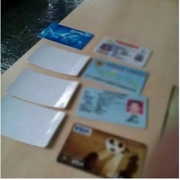 

Stiker Anti Gores Laminating KTP SIM Kartu Kredit Credit Card ATM Lem Praktis Bisa pasang sendiri