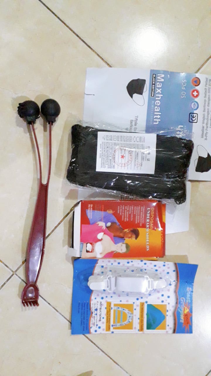 Jepitan Sprei Sheet Grippers ( Pengait Ujung Sprei ) Isi 4