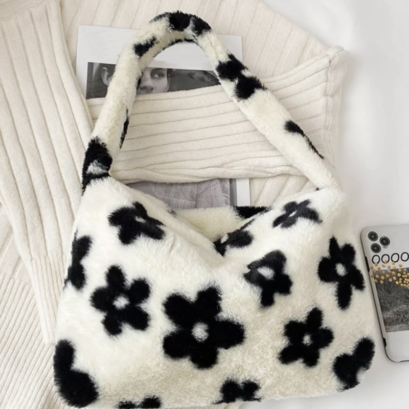 fluffy daisy bag