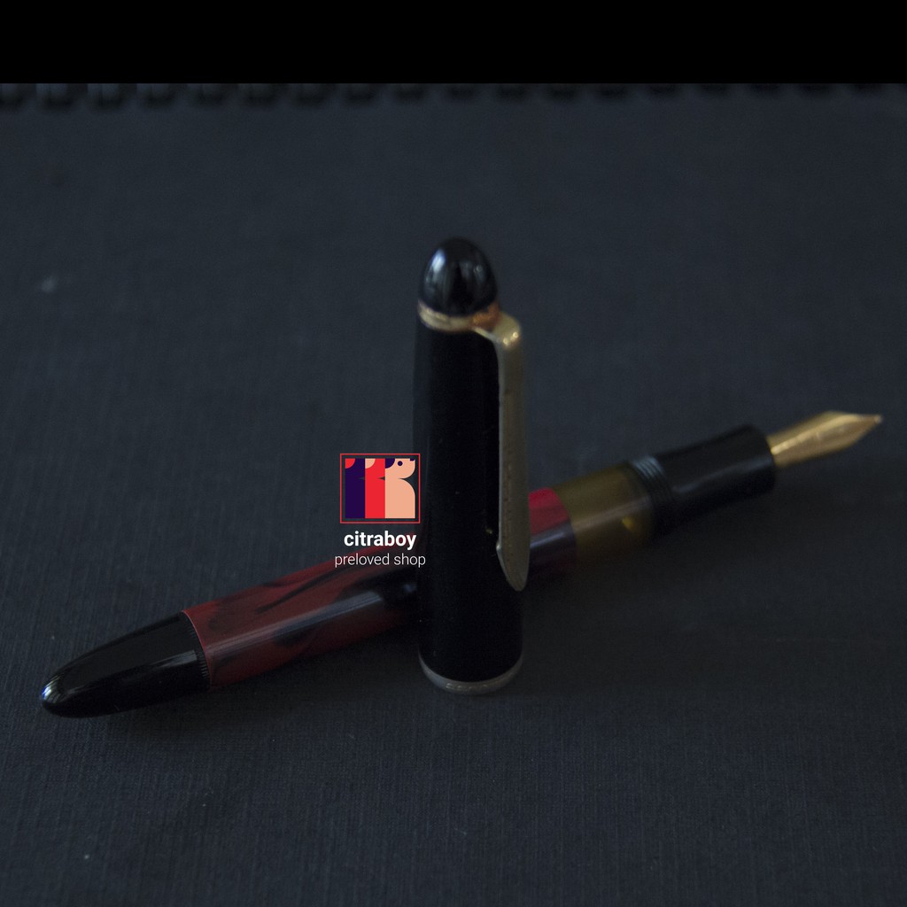 

Senator Fountain Pen Black-Red Original