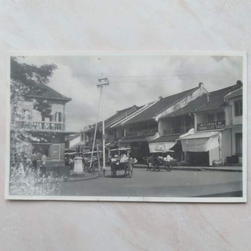 Kartu Pos Foto Kuno Tua Nederland Indie 1900-1940an Suasana Pertokoan Tionghoa