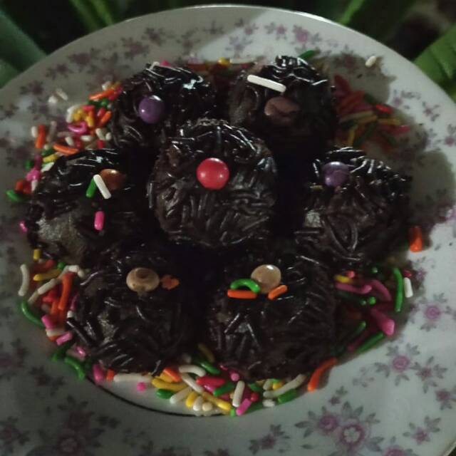 

Choco ball cookies / kue bola coklat / sugarless cookies