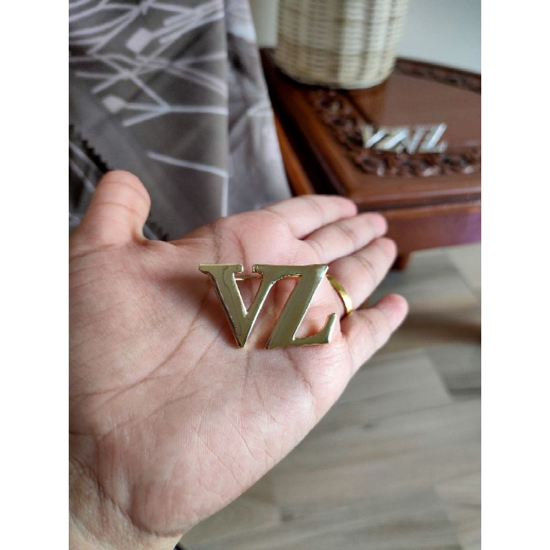 Bros VZ ala ala Brooch Vivi Zubedi ala ala, Bros Vivi zubedi-Polos Gold