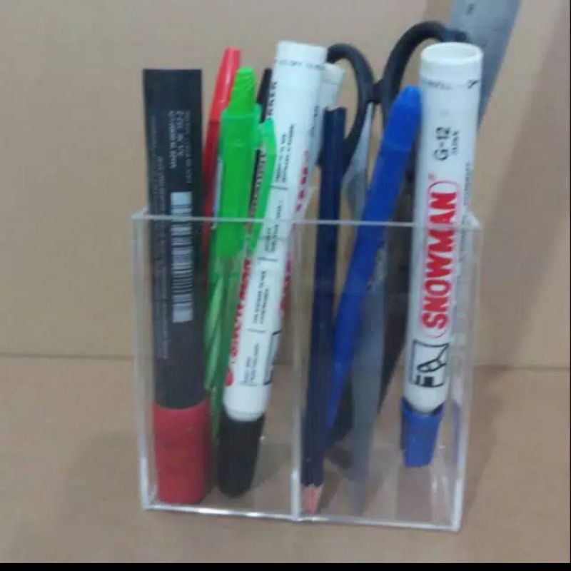 

tempat.pensil Akrilik / pen holder