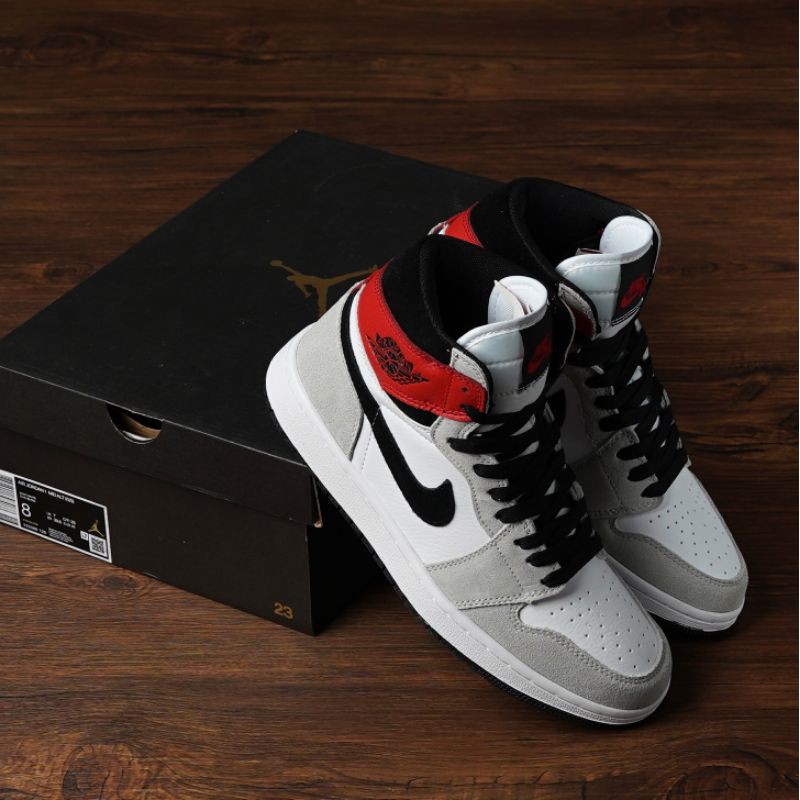 Jordan 1 Retro High Light Smoke Grey