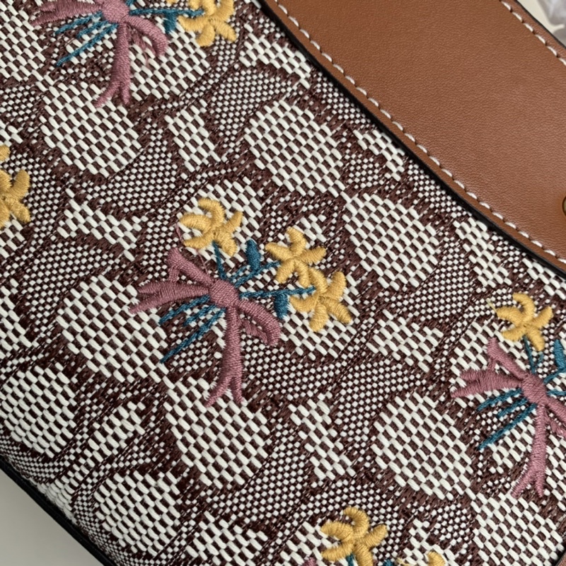 Coach Rogue 17 Signature Textille Jacquard With Boequet Embrodery (C5465)