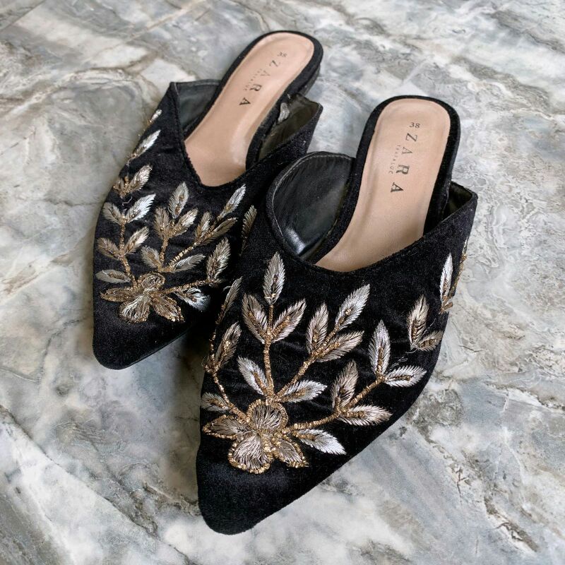 Preloved sandal zara original store flat shoes