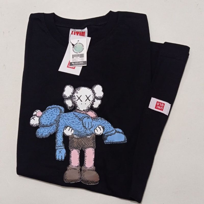 kaos distro uniqlo boneka/pakaian kasual unisex