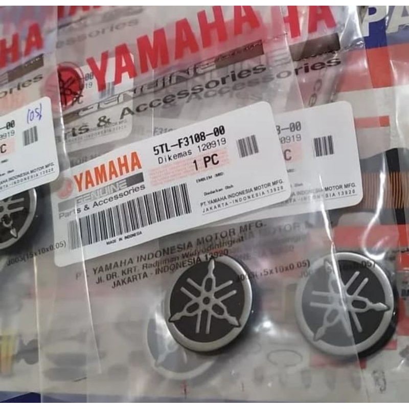 Emblem logo tameng depan yamaha Mio sporty smile original