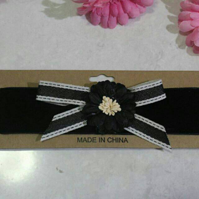 Kalung choker pita bunga