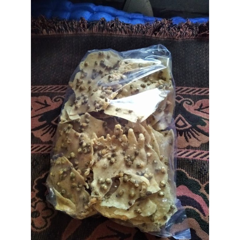 

Tumpi/keripik kacang hijau