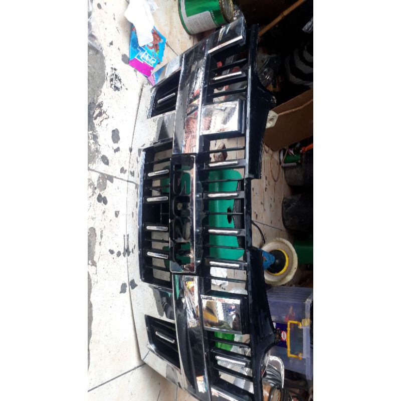 Grill Isuzu panther