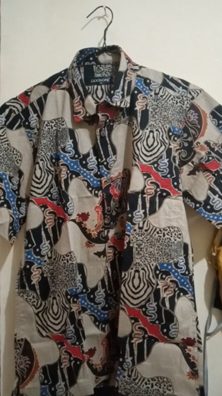 Kemeja Batik Pria Lengan Pendek Bs49 Katun Motif Modern Dixmont Semi Slimfit Premium