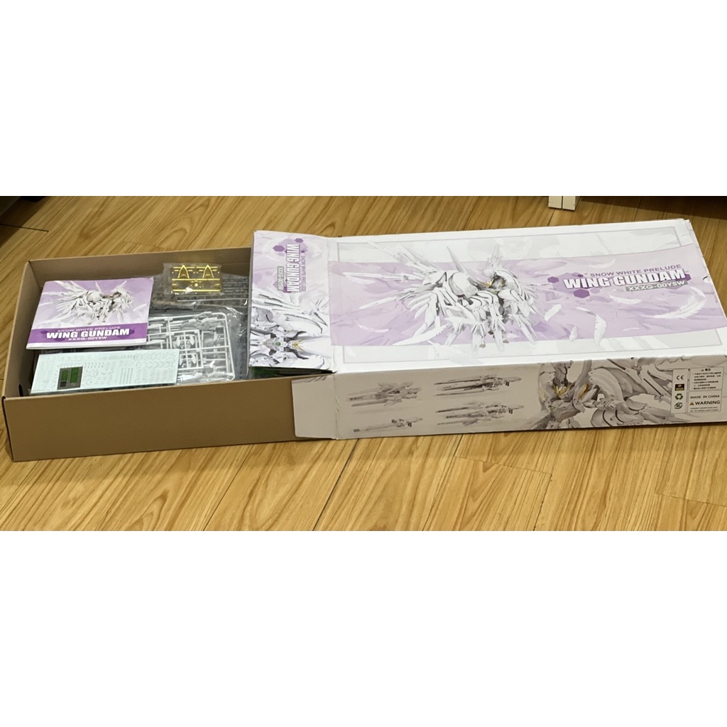 WING GUNDAM SNOW WHITE PRELUDE (LIMITED)