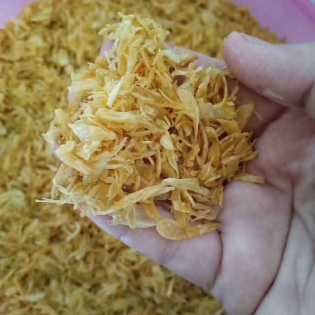 

bawang goreng sumenep asli tanpa tepung. si kuning gemrining krenyes. untuk taburan, cemilan, & lauk