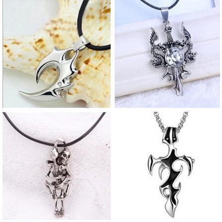 European and American Skull Stainless Steel Necklace Male Flame Pendant Pendant Sweater Chain Small Jewelry