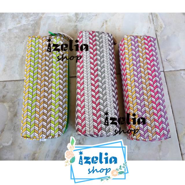 

Tepak pensil motif zigzag