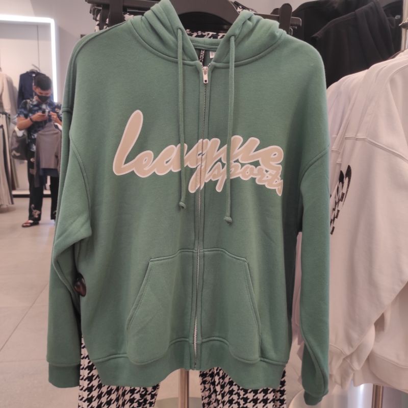Jaket hoodie League Sport x H&M Original Store