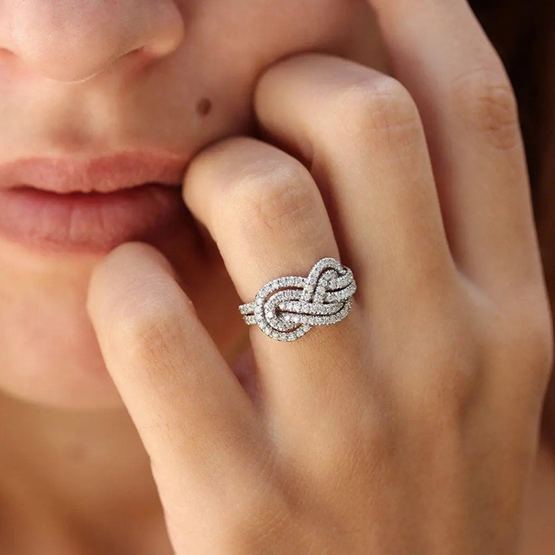 Cincin Bentuk Twist Bahan Cubic Zirconia Warna Silver Untuk Wanita