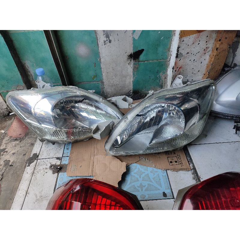 headlamp lampu depan Toyota Vios