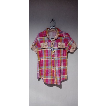 Kemeja Wanita Kotak-Kotak Motif Bunga Pink *Preloved*
