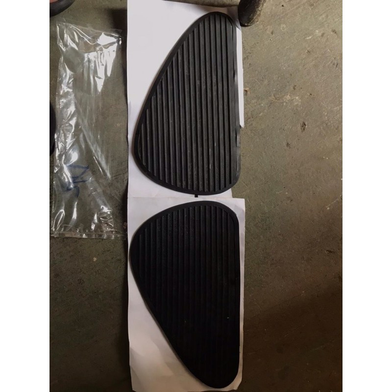 Karet Samping Tangki Honda Cb Dream Original