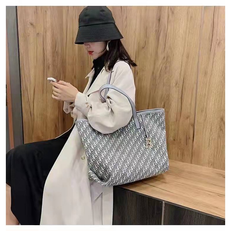 GI 5302 RISCE TAS TOTE IMPORT WANITA CEWEK PEREMPUAN JAKARTA BATAM JT CR 7695 LT 1964