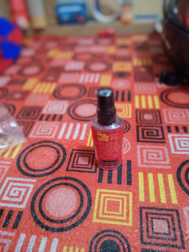 Parfum Helm  Helmet Disinfectant Pengharum Anti Jamur Kuman Bakteri - Kuning