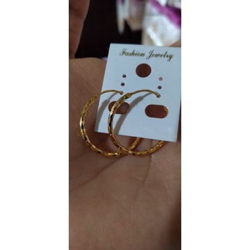 anting bulat besar