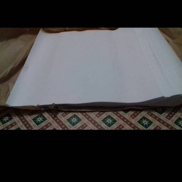 

Kertas Saring Lembaran. Ukuran 58x58 cm. Japan isi 10 Lembar. Grade Kasar