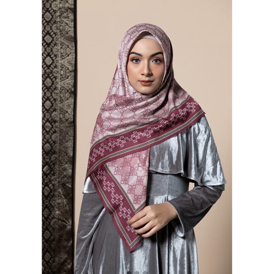 PRELOVED ZYTADELIA LINTANG SERIES SCARF CABERNET