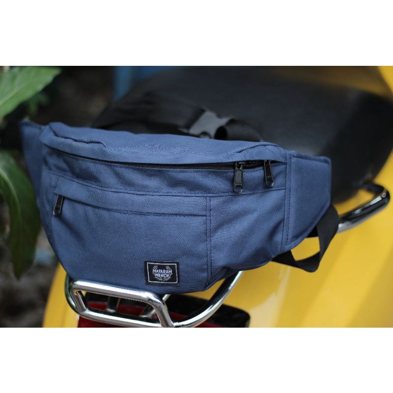 Mataram Merch29 Tas Pinggang Biru Dongker Logo MM #3 (Waistbag Logo MM)