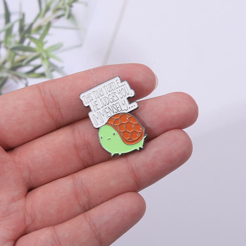 Bros Pin Enamel Desain Kartun Hewan Kurakura Kecil Lucu Untuk Anak