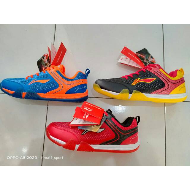 Sepatu Badminton Lining Saga Lite