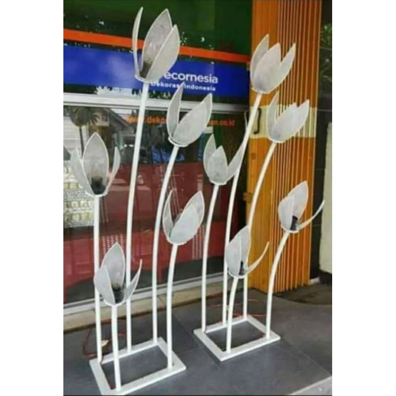 STANDING LAMPU KELOPAK BUNGA TULIP ( 2 standing kanan kiri)