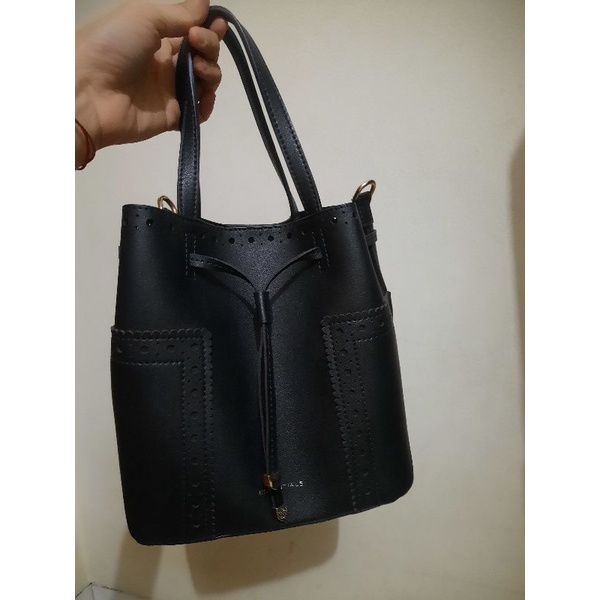 Essentials By Urban&Co Tas Wanita Bucket Bag Tas Sling Bag