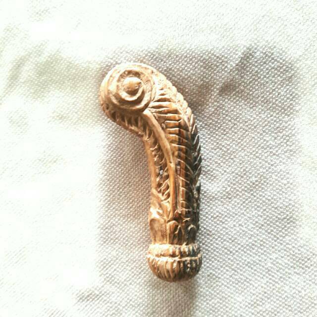 DEDER KERIS KAYU GAHARU AROMA  MOTIF UKIR