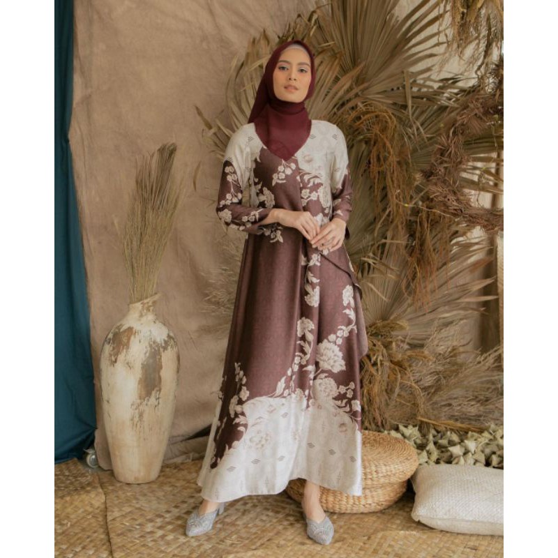 Maumere Dress in Mulberry by Wearing Klamby