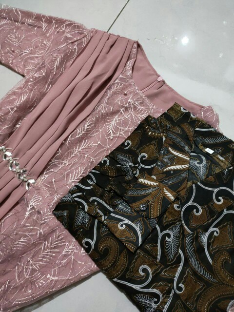 Batik Couple Kebaya Set Riskiana Series Tunangan Lamaran Wisuda Kondangan Kekinian 2021