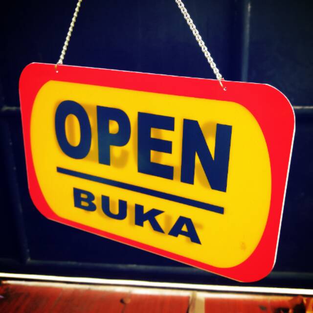 

Acrylic buka tutup (open closed)