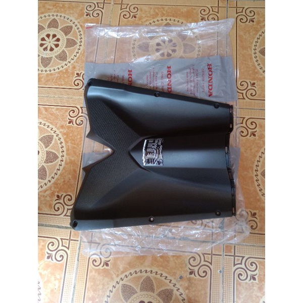 Dek kunci bawah/dasbor bawah/legsil kunci bawah Vario 125 old lama original KZR