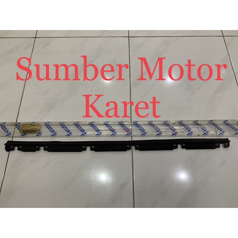 Orisinil Pelipit Luar Depan Nissan Sunny B11