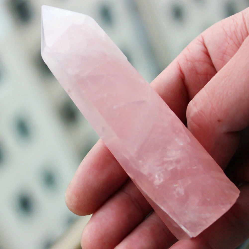 Batu Kristal Kuarsa 100% Alami Warna Pink Mawar Untuk Penyembuhan