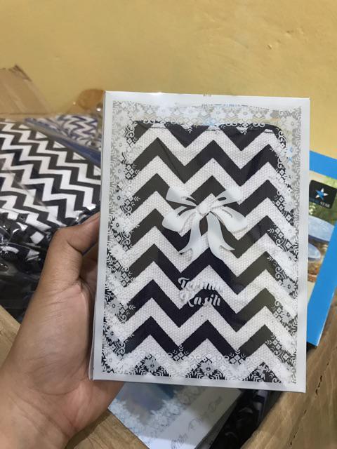 Mika Motif Piring Daun/ Dompet/ Pouch (isi 100)